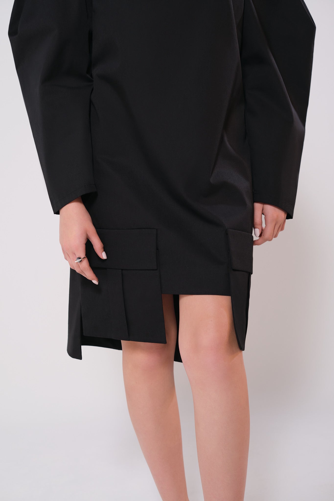 Puff sleeve short dress with hanging pockets in black